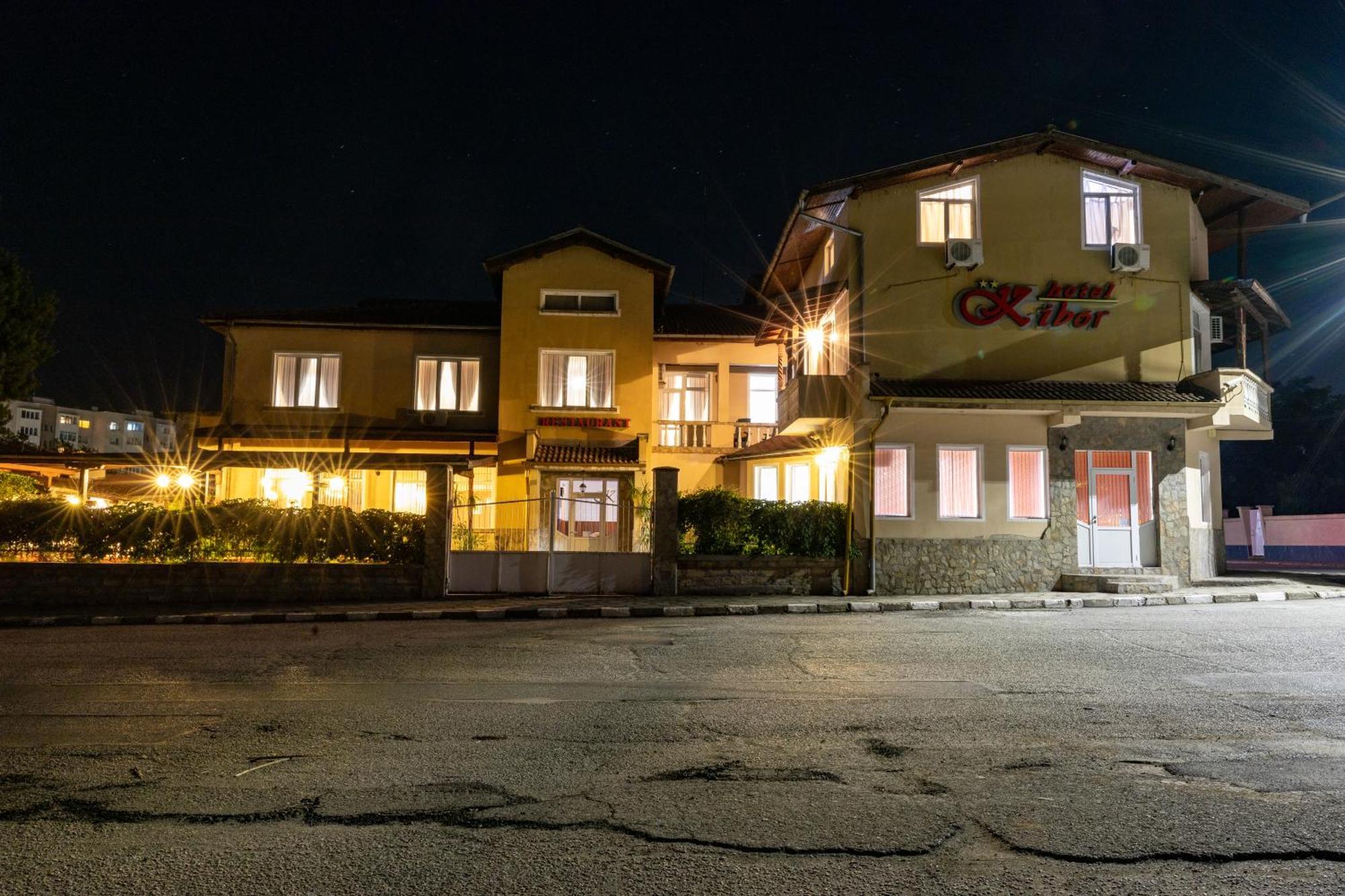Hotel Kibor Gulubovo  Exterior foto